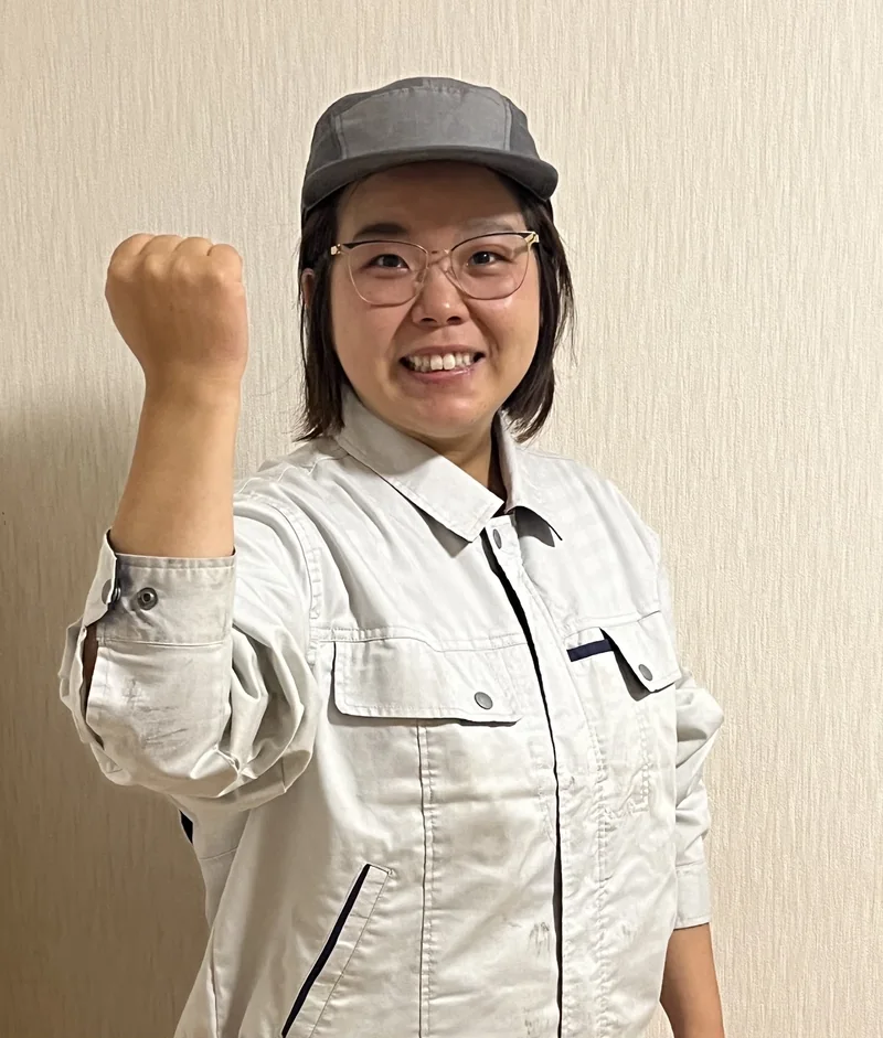 リサイクルリバイブの女性スタッフ